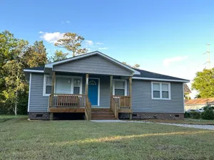 Image of Seagate's Trolley Stop - 3 Bedroom cottage a short walk from Bradley Creek