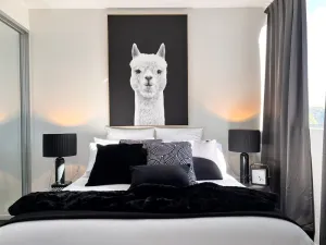 Image of https:\/\/www.airbnb.com.au\/multicalendar\/774096226735245129