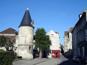 Image of Suite Cosy Flat Senlis Hyper-Centre with Private Sauna