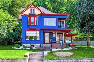 Image of Great River Road - Victorian Historic Home (1898)