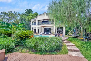 Image of Luxury Lake Woodlands Retreat, with Tropical Heated Pool, Jacuzzi & Cinema!