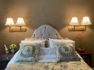 Image of 2BR Luxurious Suite monthly rental in the Center of Greenville