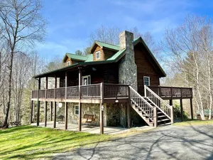 Image of Custom Log Cabin w\/ Mtn Views, Hot Tub, Pool Table, WIFI, Covered Porch
