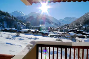 Image of 3 treated and sunny rooms in quiet residence, amazing mountain view