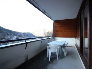 Image of Mont-Dore: Cozy 3-Room Apartment with Private Parking and Balcony