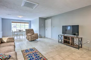 Image of 'Loretta' Sun-Kissed Apt on Country Music Hwy