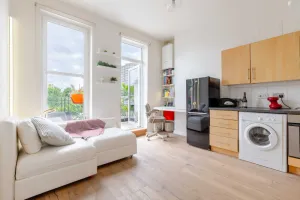 Image of Bright 1 Bed Flat in West Hampstead with Balcony