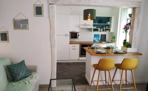 Image of 2 min walk from train station and center of Tours