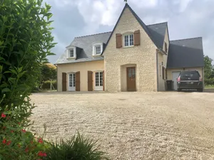 Image of Modern House with lots of character, and lovely sunny garden with country views.