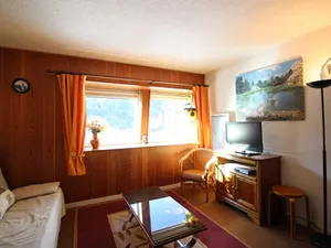 Image of Cozy 1-Bedroom Apartment by Mont-Dore Slopes - Sleeps 6, Fully Equipped, No Pets