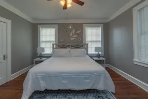 Image of 2 BR Charming Duplex w\/ Large Yard + Full Kitchen