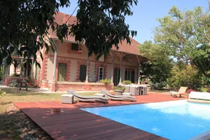 Image of La Prunéloise, a character cottage waiting for you