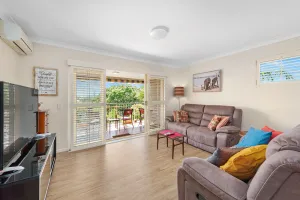 Image of Bright & Breezy ~ 2 Bed\/2 Bath \/1 Car\/ Views!