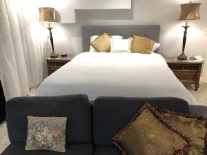 Image of Inviting New Efficiency Apartment on Eagle Hill in Redwood City
