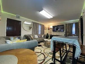 Image of Baltimore luxury. Furnished 2 bedroom house, close to all major destinations.
