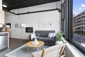 Image of Trendy and Spacious Suite Walk to Riverfront Park