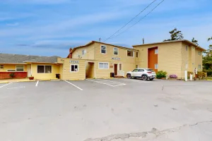Image of Welcoming Studio with Ocean View & Nearby Beach Access - Dogs OK