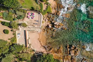 Image of Pieds dans l'eau - Presqu'ile Isolella - 5 bedrooms, outbuilding