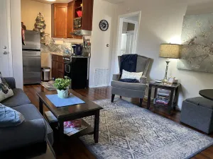 Image of Cozy Cottage*Pet Friendly* Walk to Old Roseville