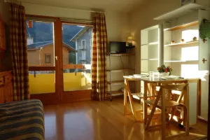 Image of 1st floor, view mountain, balcony, parking, tv, ski locker, 22m², Les Arcs