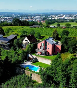 Image of Am Weinberg, 5min Linz Zentrum, 4 Schlafzimmer, Arbeitszimmer, Pool, Sauna