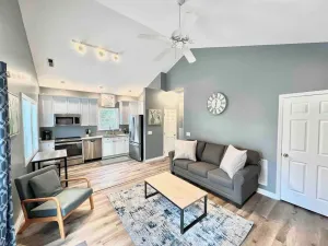 Image of Charming, Beautiful, Treetop Loft, Prime Location