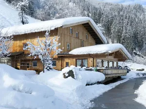 Image of Wonderful private villa for 20 guests with WIFI, TV, terrace and parking