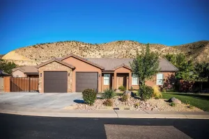 Image of Comfortable Home Near Zion - High Speed Wifi - Self Checkin\/Out - Outdoor Grill