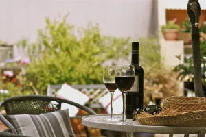 Image of Enjoy the peace of a garden courtyard - 10 minutes to the BEACH!!