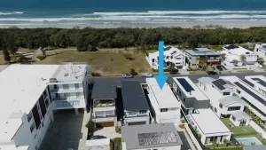 Image of Seaside Chique on Cylinders - 3 Bedroom Beachside Villa by uHoliday