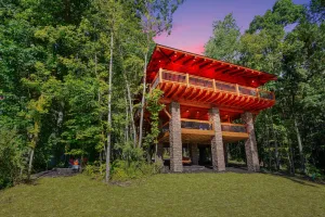 Image of Soaring Eagle Luxury Treehouse