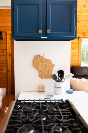 Image of Salem Lakes Chalet- cozy log cabin near Wilmot Mountain