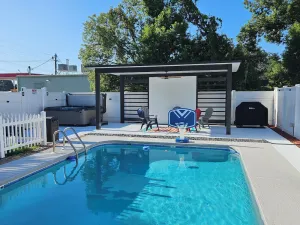 Image of Home Paradise Lakeland Backyard Jacuzzi & Private Pool Heater Free!!!