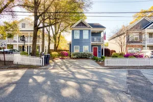 Image of Sadie's House: Monthly Pet friendly 3 Bedroom Golf\/Medical