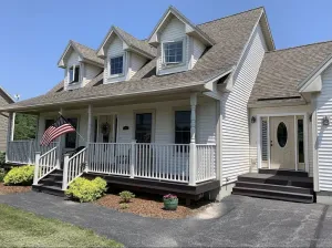 Image of Cozy Cape in the heart of Bangor. Close to hospitals, colleges and downtown.