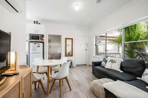 Image of Central and modern 2 bedroom unit at Smugglers
