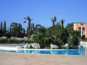 Image of GASDON - Golfe de St-Tropez - Gassin - Studio cabine dans résidence avec piscine bord de mer