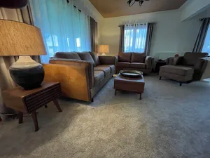 Image of Campus-Area 3BR | Panoramic Bluffs