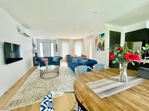 Image of Luxe townhouse, one street back from the beach, holiday perfection (sleeps 6)