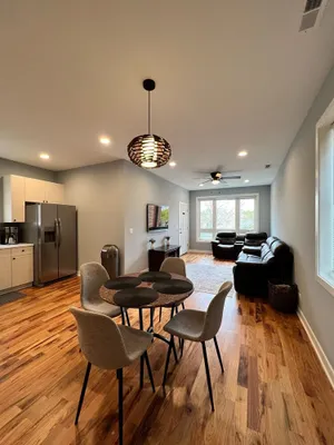Image of Spacious brand new condo - 15 min from downtown Chicago! Sleeps 6