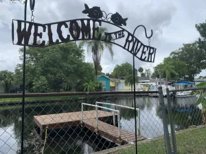 Image of 🛶🛥️WATERFRONT RIVER HOME FREE KYACKS! GULF ACCESS, FLOATING DOCK PETS WELCOME🐩🐈