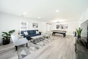 Image of WOW! New 4bd Beach Chic, Xlnt Location! Walk2Town, Beach, Restaurants & Marina!!