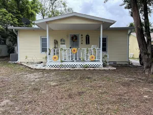 Image of ❤️❤️Cozy Cottage On Central PET FRIENDLY, 2 BLOCKS OFF MAIN STREET🐈🐩🏡