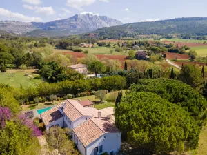 Image of Villa Avec Piscine Chauffée et vue sur la Sainte Victoire à 15 Minutes D'aix