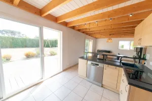 Image of Charming 10-person gîte with SPA, 700 metres from the beach!
