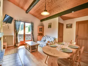 Image of Charming 2-Bedroom Apartment for 6 in Quiet Area with Shuttle Access