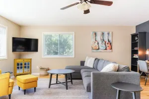 Image of LARGE 5 Bed Lake Geneva Home 4 Blocks from Lake!