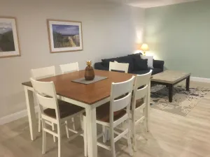 Image of 2BR - Off Bellevue, Nautical Newport, Centrally Located, Walk to everything!