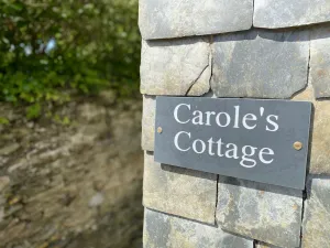 Image of Carole's Cottage - Private Parking, Sea Views, Garden & Close To Harbour & Beach