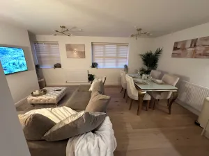 Image of 2 bed modern town house